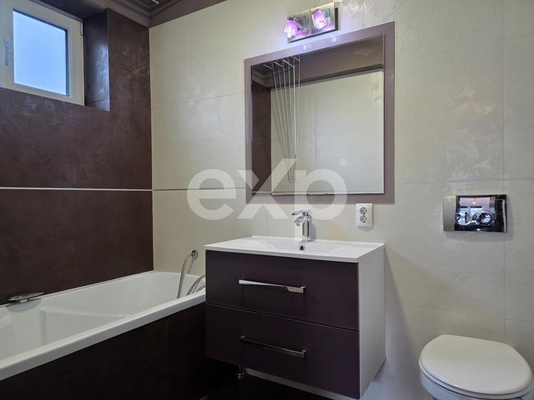 Apartament cu 5 camere decomandat, mobilat în Florești