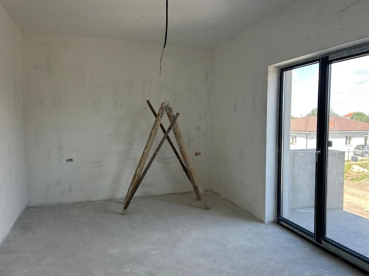 Duplex cu 4 camere cu Canalizare în Giarmata-Vii