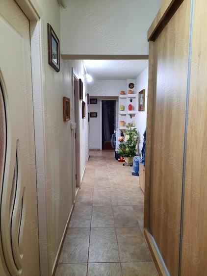 Apartament cu 4 camere decomandat în Micălaca
