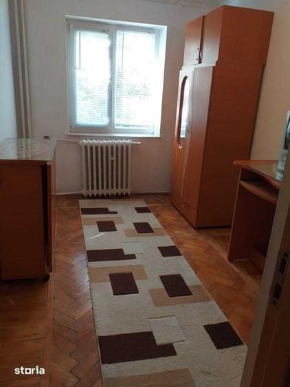 Apartament cu 3 camere semidecomandat în Central