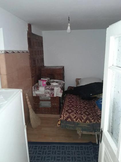 Casă cu 2 camere cu Teren 700 Mp în Doljești