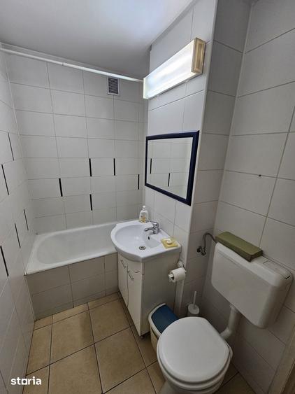 Garsonieră decomandată în Decebal