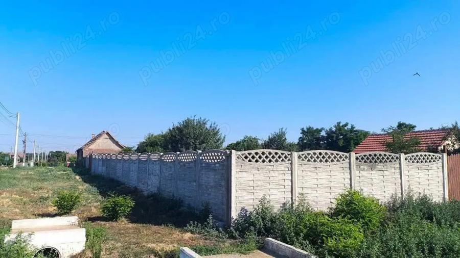 Casă cu 3 camere cu Teren 993 Mp în Pesac