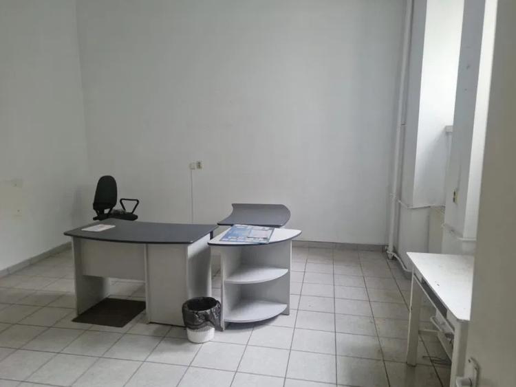 Spațiu comercial, de 35 mp, în Semicentral