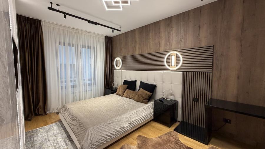Apartament cu 4 camere semidecomandat în Herăstrău