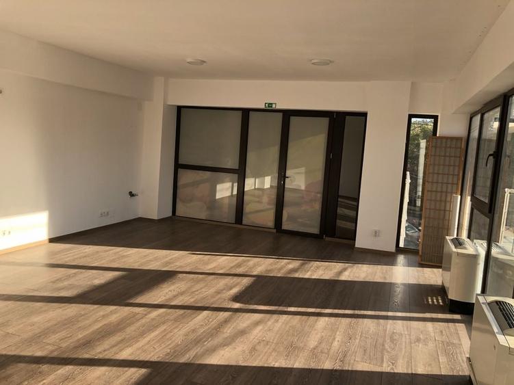 Spațiu comercial, de 40 mp, în Central