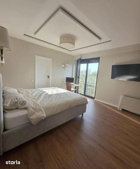Apartament cu 4 camere semidecomandat, mobilat în Central