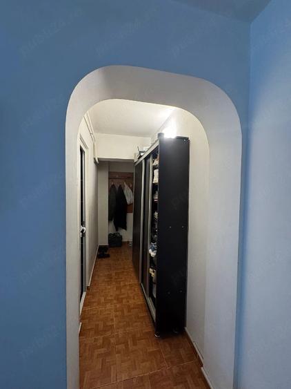 Apartament cu 2 camere semidecomandat, mobilat în Central