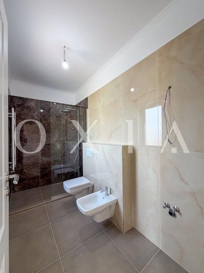 Duplex cu 5 camere cu Canalizare în Dumbrăvița