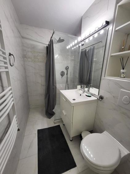 Apartament cu 2 camere decomandat în Victoriei