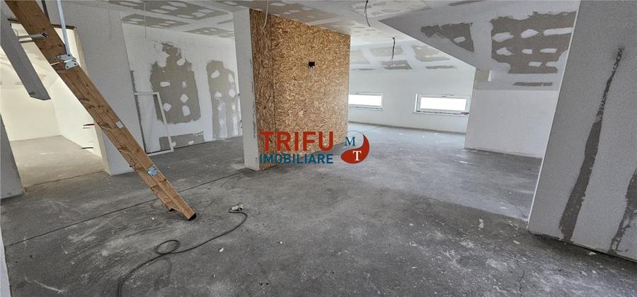 Casă individuală cu 9 camere cu Canalizare în Ciugud