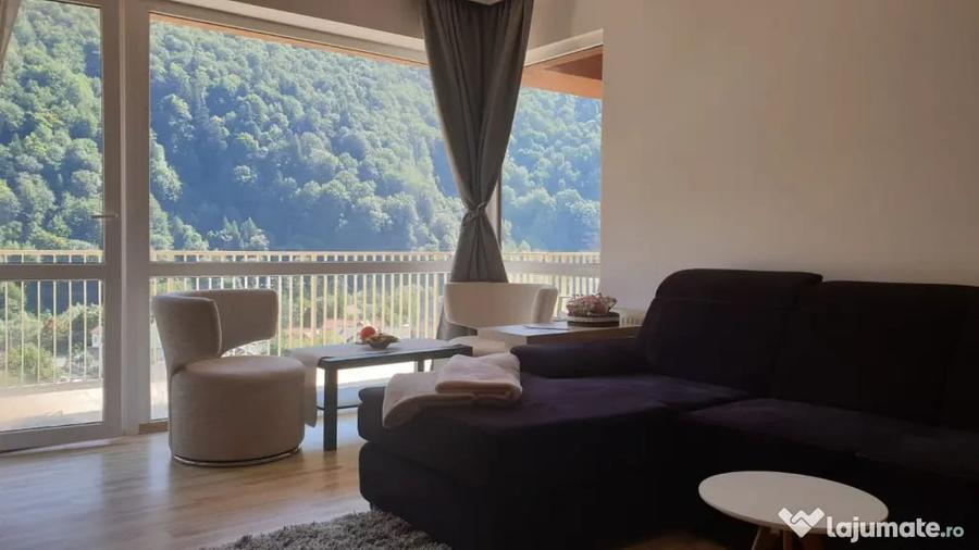 Apartament cu 2 camere decomandat în Platoul Izvor