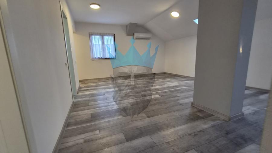Casă individuală cu 5 camere cu Canalizare în Voluntari