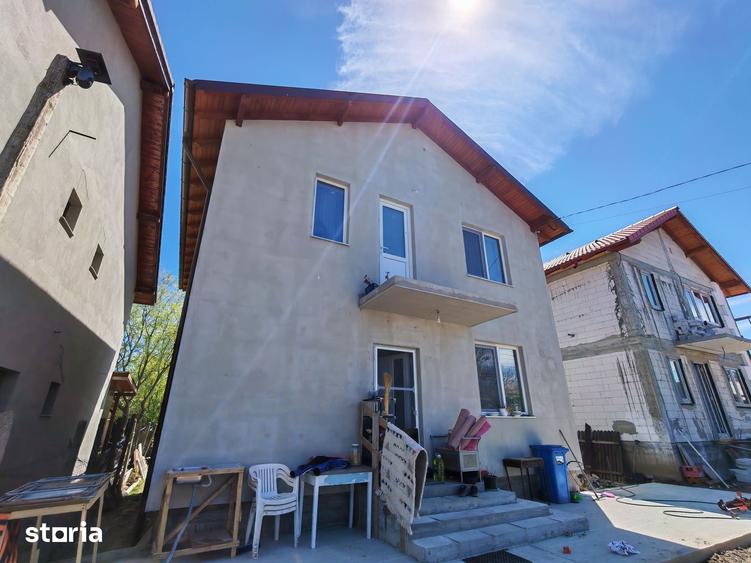 Casă cu 4 camere cu Teren 300 Mp în Agigea