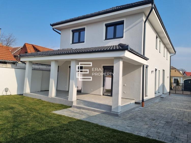 Casă individuală cu 4 camere cu Canalizare în Șelimbăr