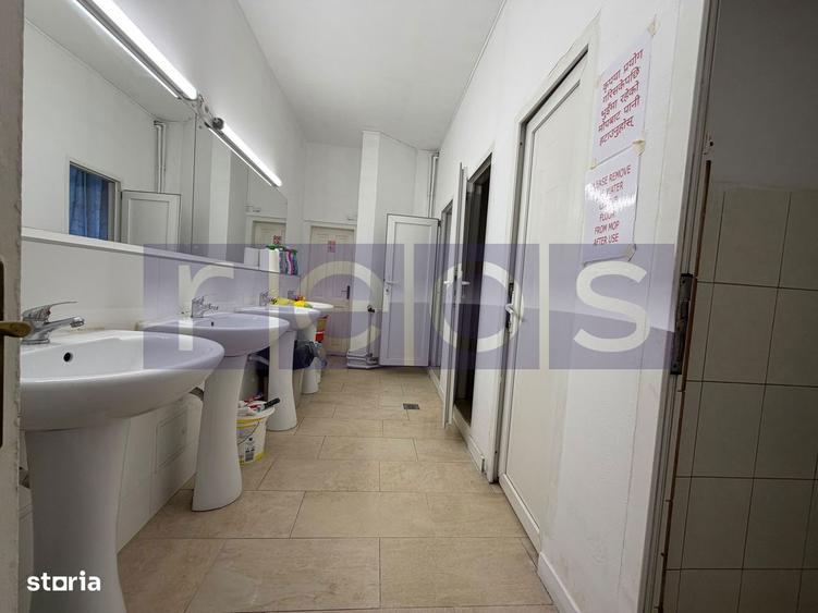 Casă cu 8 camere cu Canalizare în Plevnei