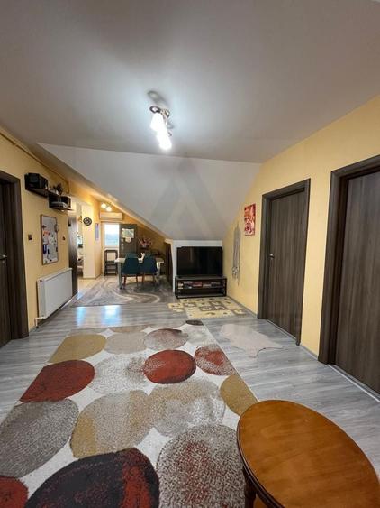 Apartament cu 3 camere semidecomandat, mobilat în Ștrand