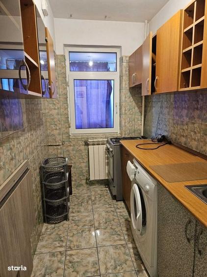 Apartament cu 2 camere decomandat în Calea Victoriei