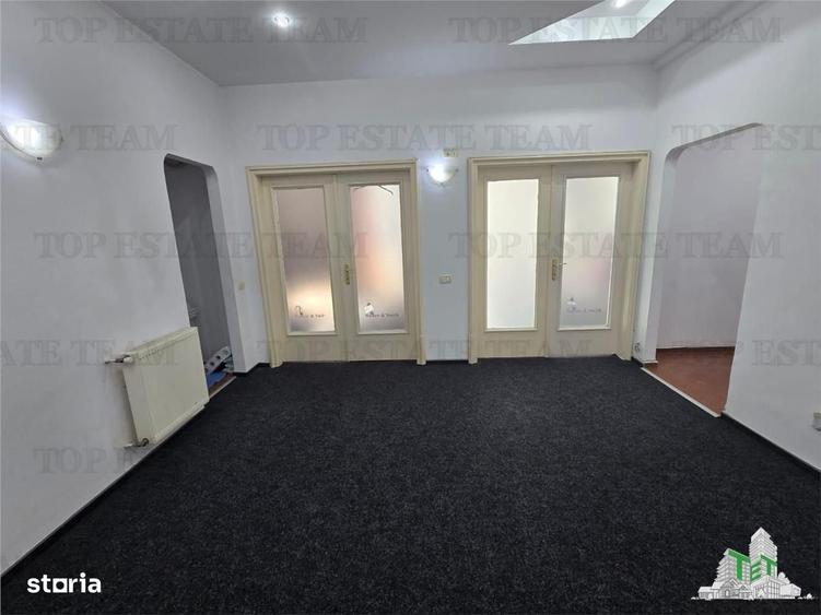 Apartament cu 4 camere decomandat, mobilat în Central