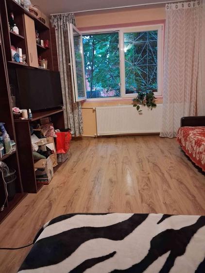 Garsonieră decomandată în Berceni