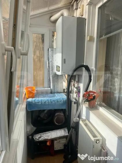 Apartament cu 2 camere semidecomandat, mobilat în Central