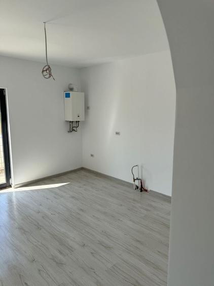 Casă cu 4 camere în Exterior Vest