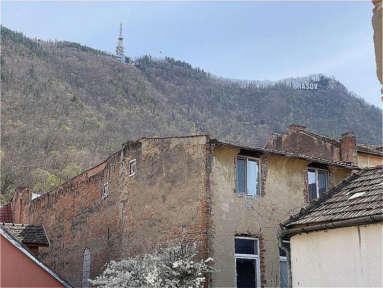 Apartament cu 2 camere semidecomandat, mobilat în Ultracentral
