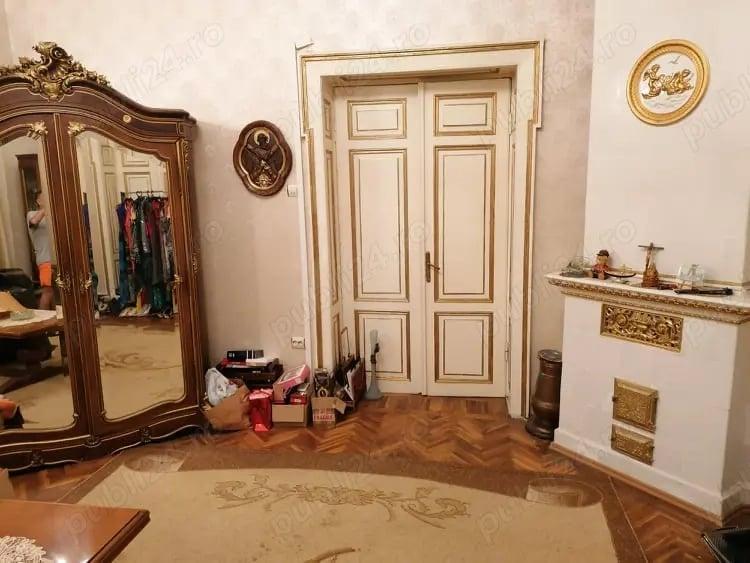 Casă cu 6 camere în Central