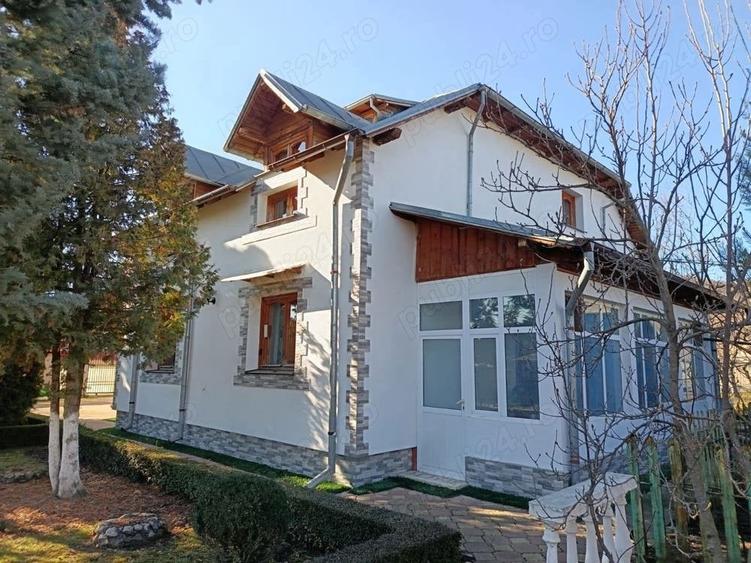 Casă cu 6 camere cu Teren 900 Mp în Pucioasa