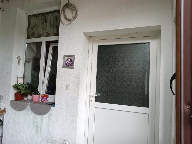 Casă cu 2 camere cu Teren 10 Mp în Lupeni