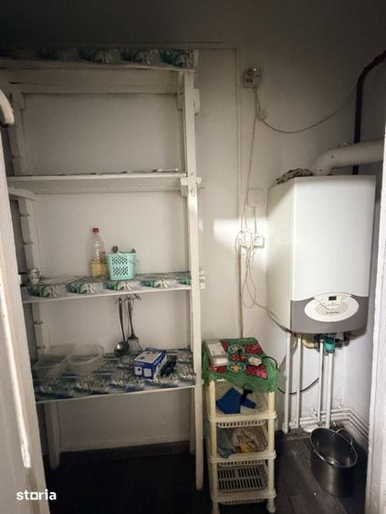 Apartament cu 4 camere decomandat în Calea București