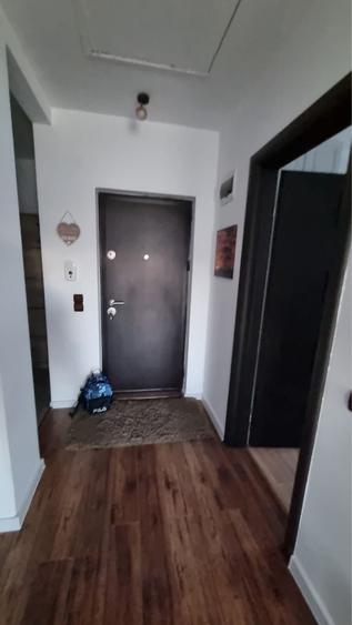 Apartament cu 3 camere decomandat în Crinț