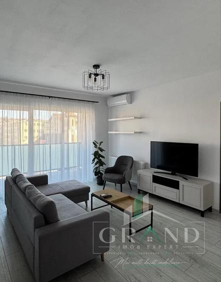 Apartament cu 3 camere semidecomandat, mobilat în Dâmbul Rotund
