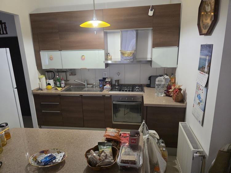 Apartament cu 2 camere decomandat în Pajura