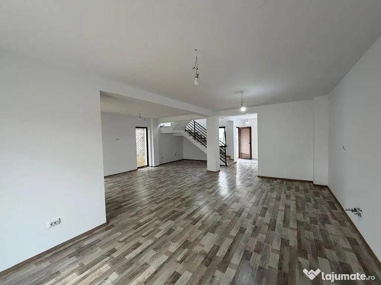 Casă cu 4 camere cu Teren 253 Mp în Central