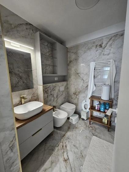 Apartament cu 3 camere decomandat în Faleza Nord