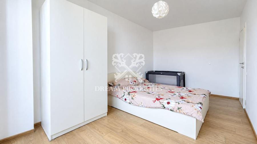 Apartament cu 3 camere semidecomandat, mobilat în Florești