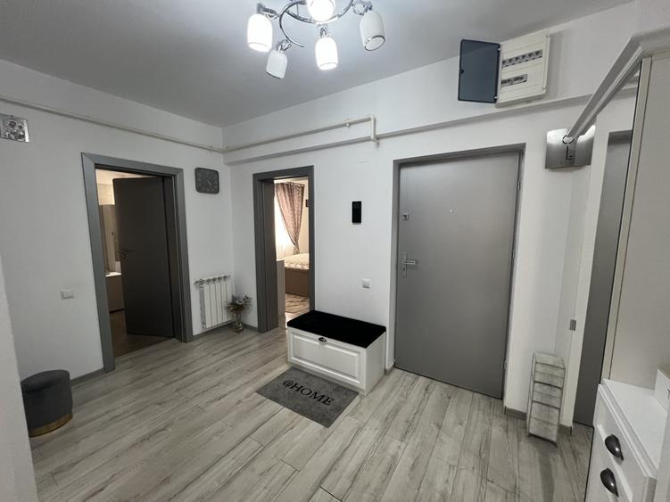 Apartament cu 2 camere decomandat, mobilat în Central
