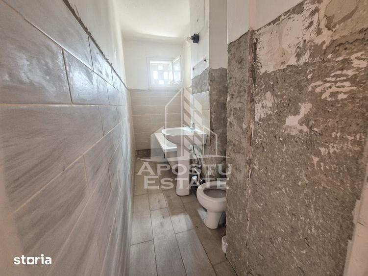 Apartament cu 2 camere semidecomandat în Central