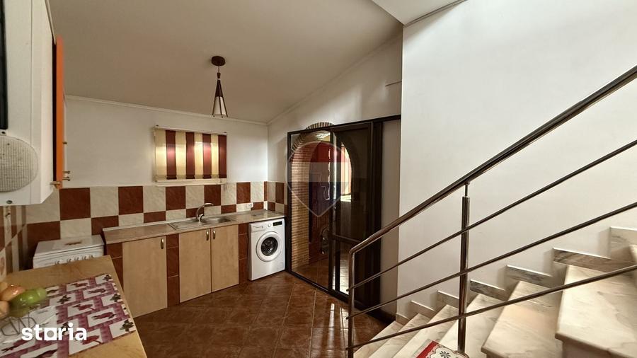Casă cu 5 camere cu Teren 529 Mp în Bolotești