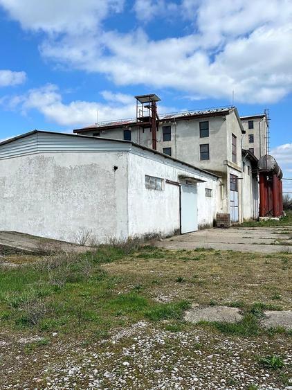 Spațiu industrial, de 4,175 mp, în Cefa