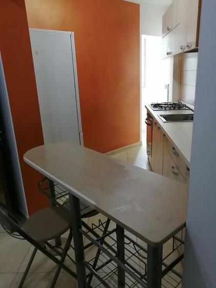 Garsonieră decomandată în Central