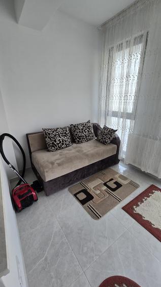 Apartament cu 2 camere decomandat în Carrefour