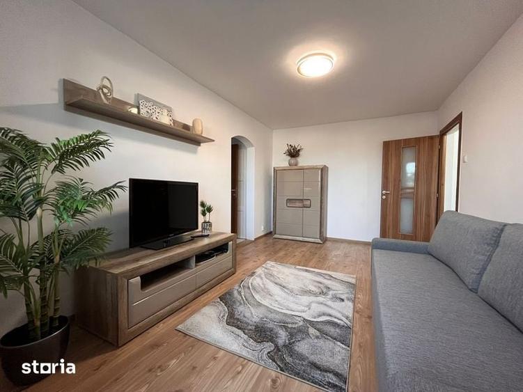 Inchiriez apartament 3 camere et.1 Miorita renovat, direct proprietar - 1