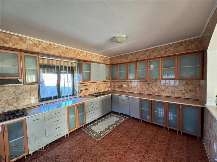 CASA  DE VANZARE BOTARLAU - 28