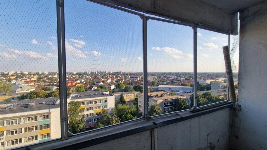 Apartament cu 3 camere decomandat, mobilat în Mărgeanului
