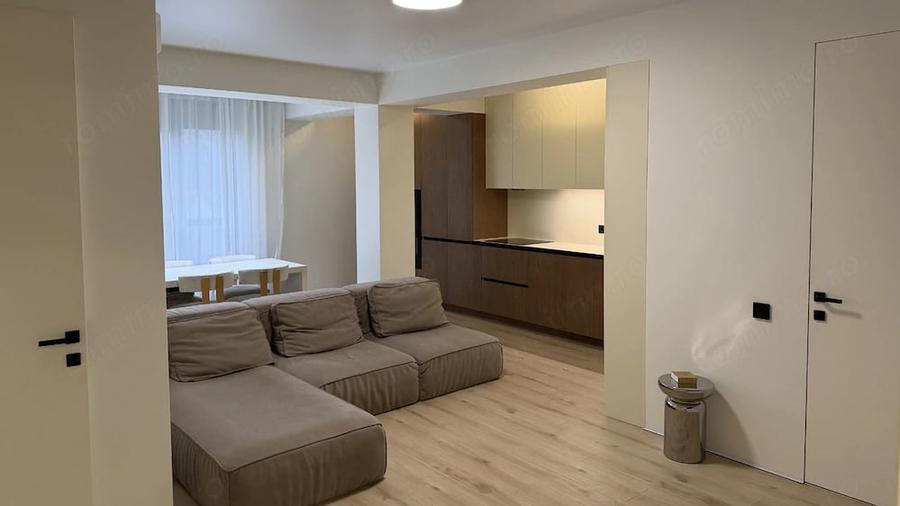Apartament cu 2 camere semidecomandat în Sebastian