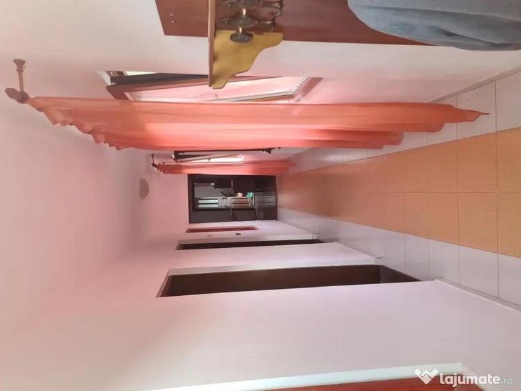Casă cu 4 camere în Gureni