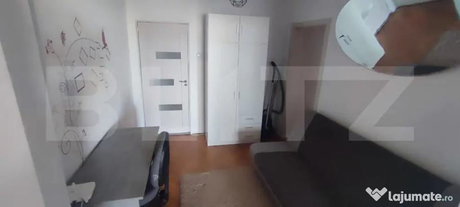 Apartament cu 3 camere decomandat, mobilat în Central
