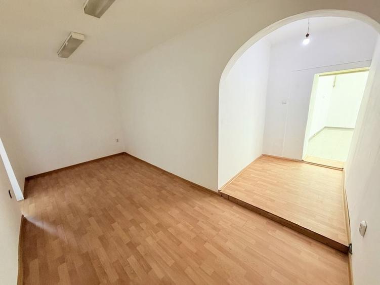 Spațiu comercial, de 1 mp, în Central